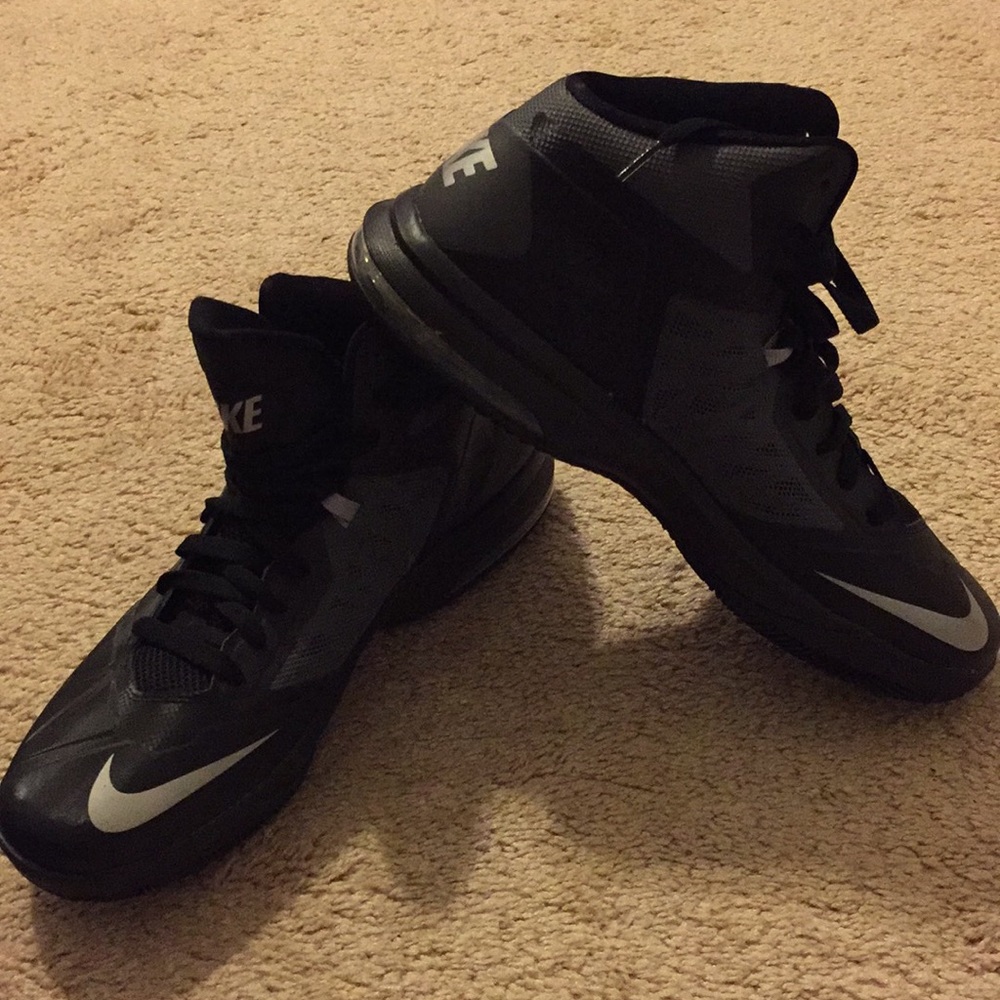 Black Nike Basketball Shoes